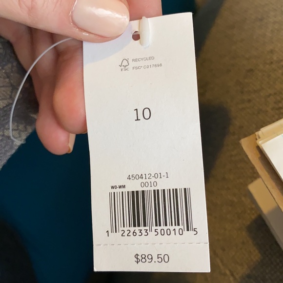 Classy Floral Embroidered Pencil Skirt - Picture 11 of 11